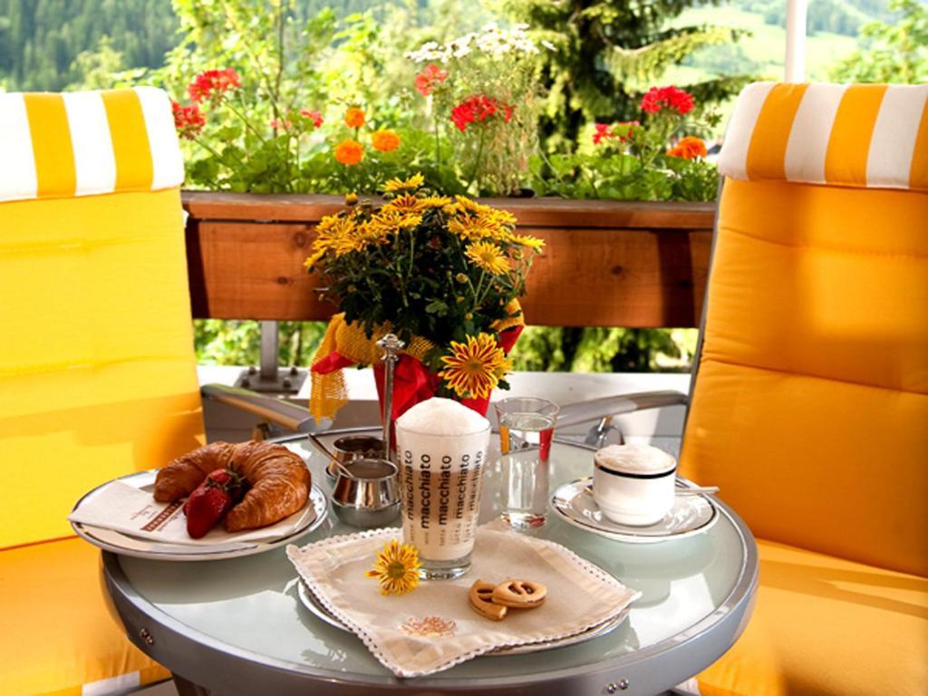 Wohlfuehl & Genusshotel Felsenhof Bad Kleinkirchheim Szoba fotó