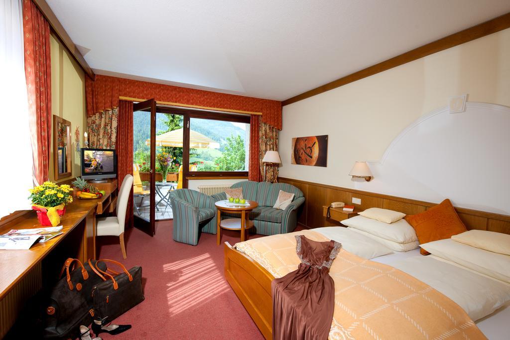 Wohlfuehl & Genusshotel Felsenhof Bad Kleinkirchheim Kültér fotó