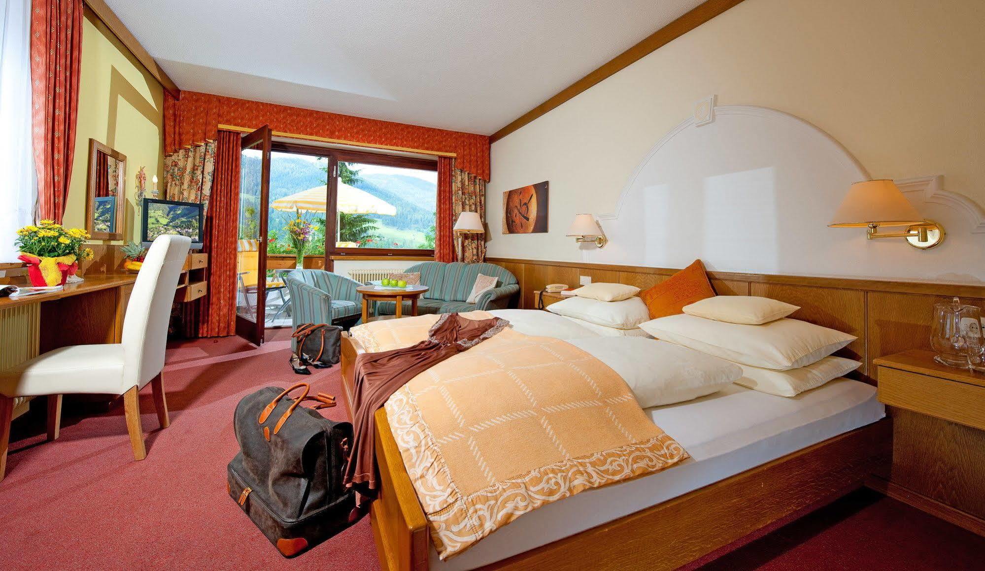 Wohlfuehl & Genusshotel Felsenhof Bad Kleinkirchheim Kültér fotó
